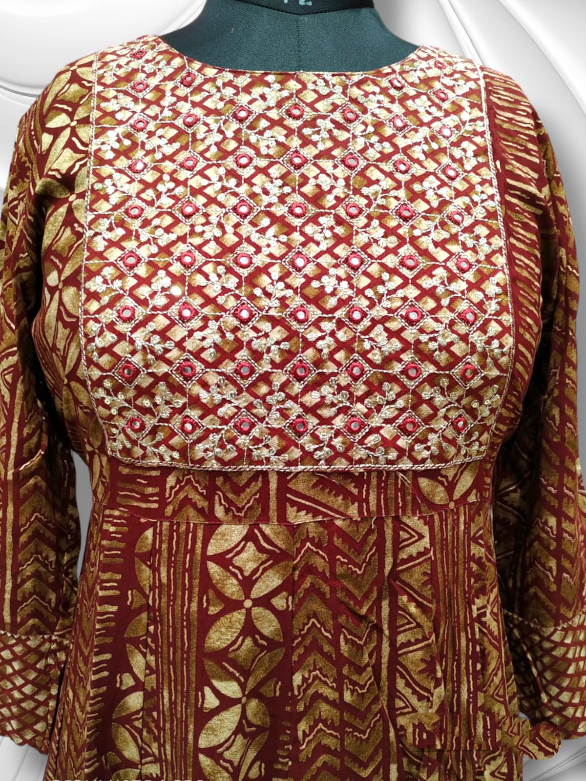 Flayered Umbrella gown, red/brown (Lst 80)