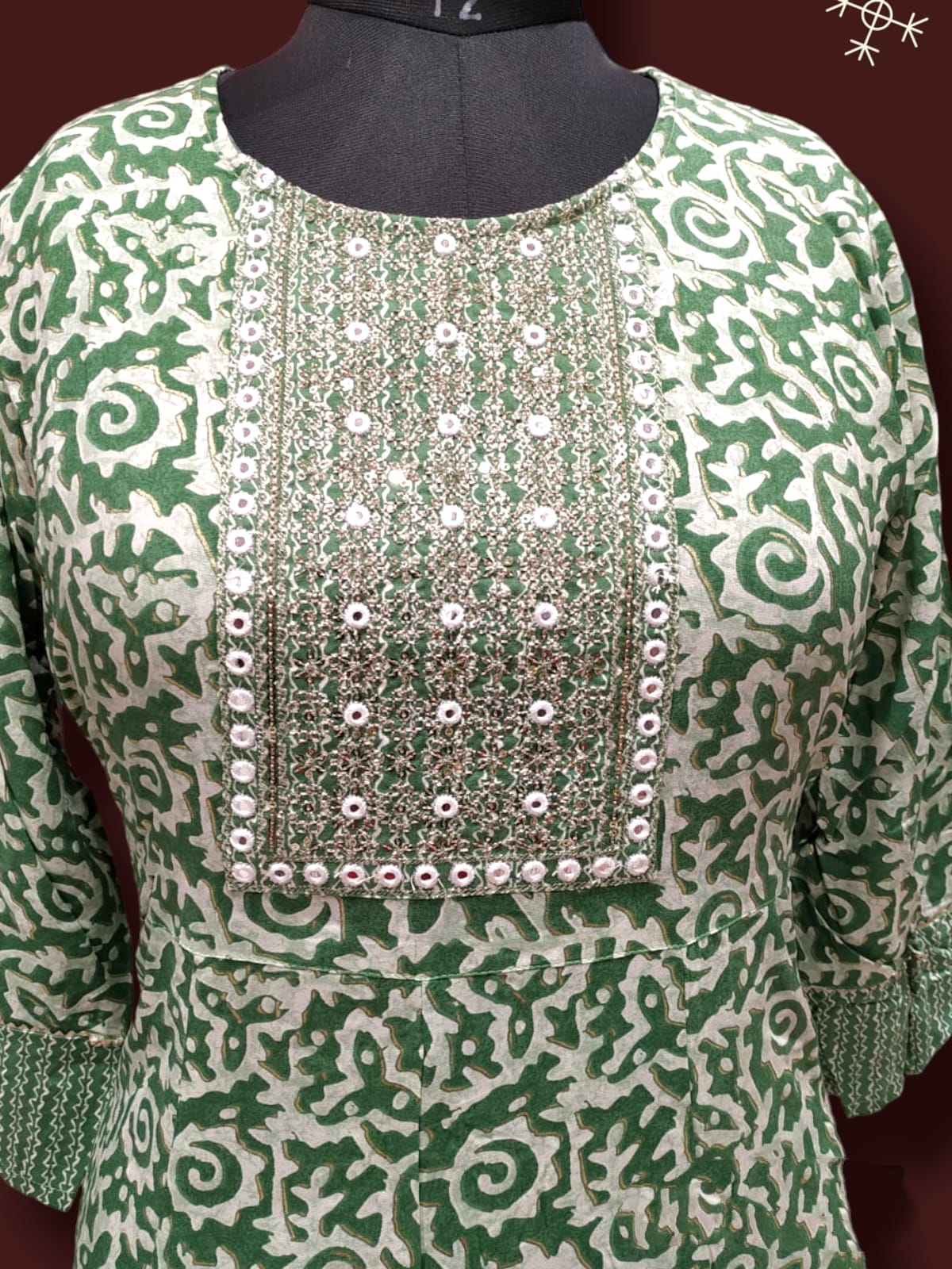 Flayered Umbrella gown, green ( Lst 76)