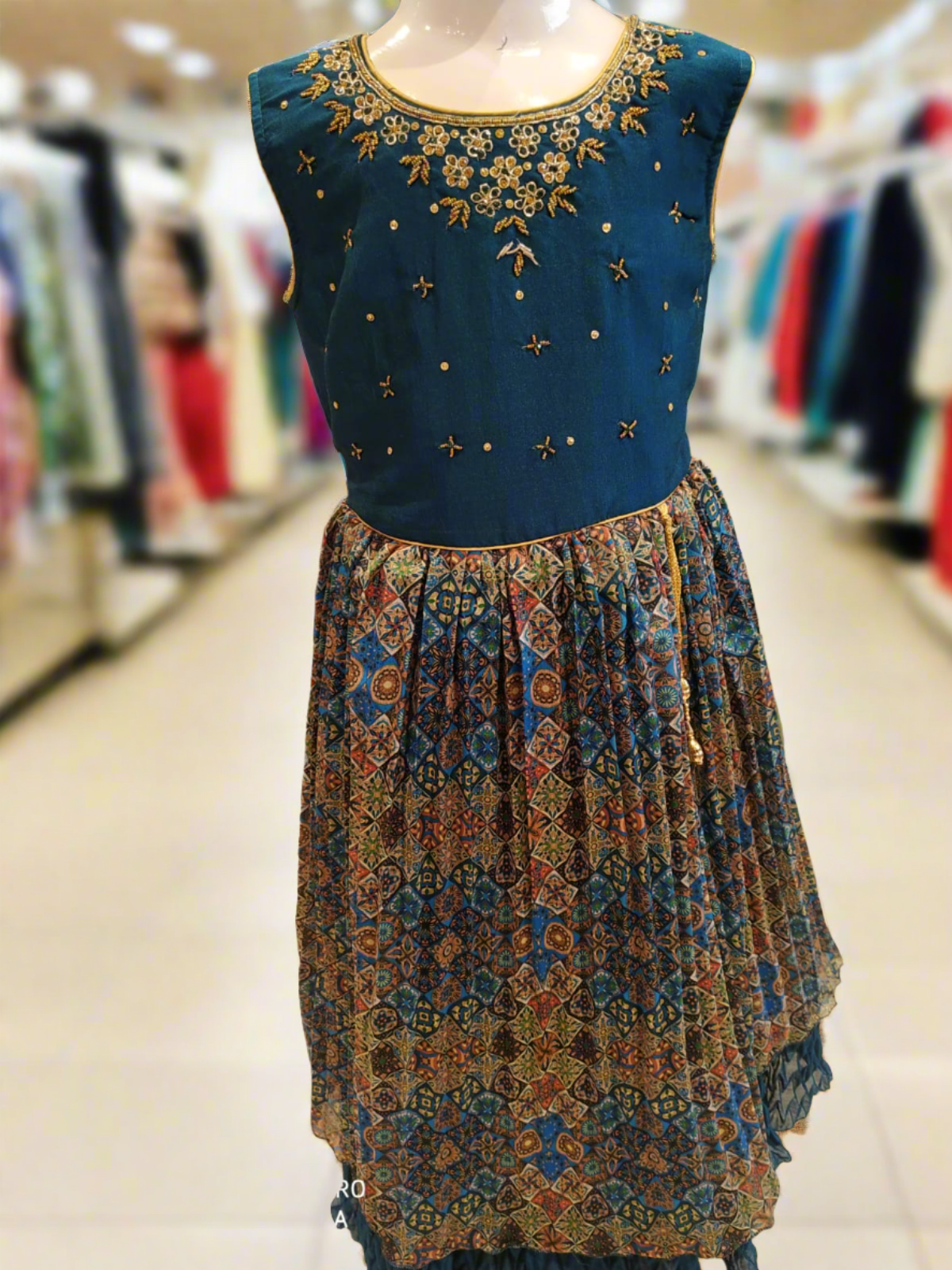 girls beautiful frock/ gown, flayered frock red/ green ( e 41)