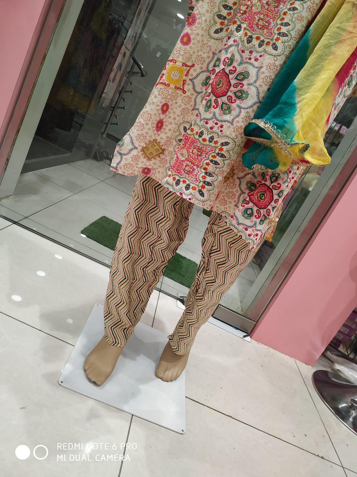 Women's kurti set with pant and dupatta, white and multicolour( NL 10)