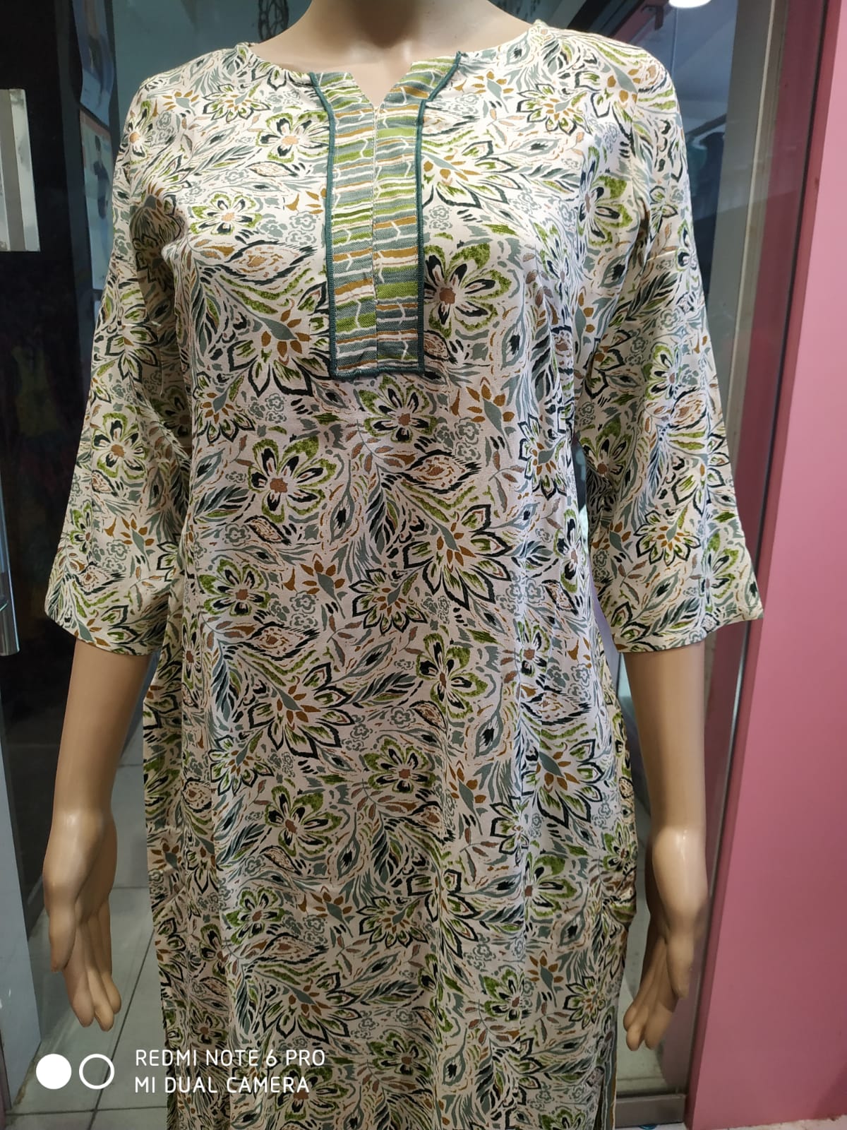 Women's kurti set with pant white&green( NL 25)