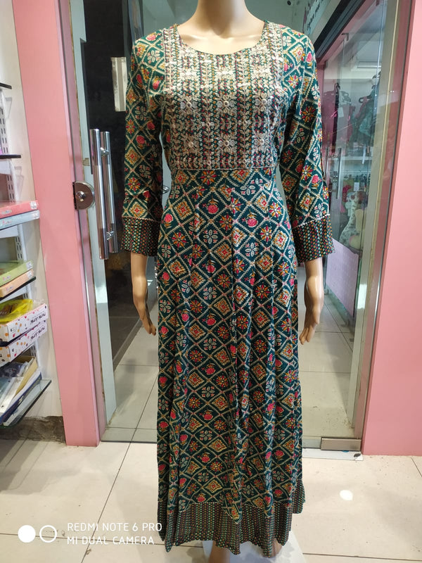 Flayered Umbrella gown, green( Lst 60)