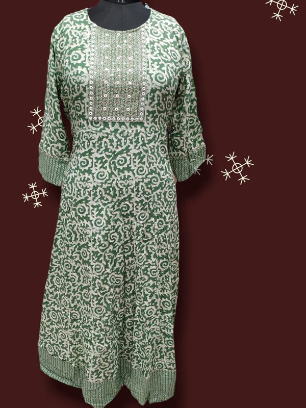 Flayered Umbrella gown, green ( Lst 76)